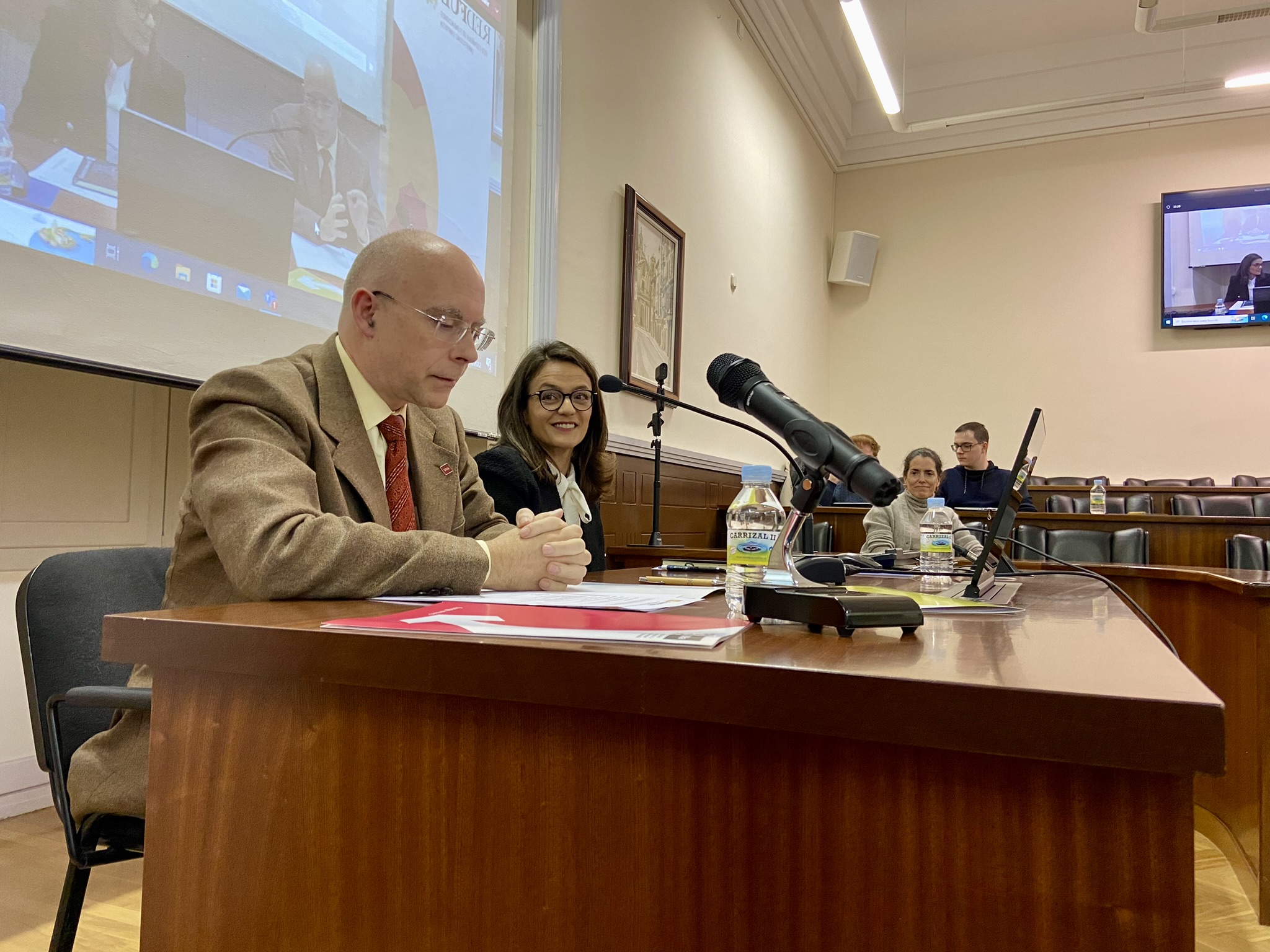 La Secretaria General de la UVa, Helena Villarejo, y el Vicerrector de Investigación, Enrique Baeyens, participaron en la sesión celebrada en el Palacio de Congresos Conde Ansúrez.