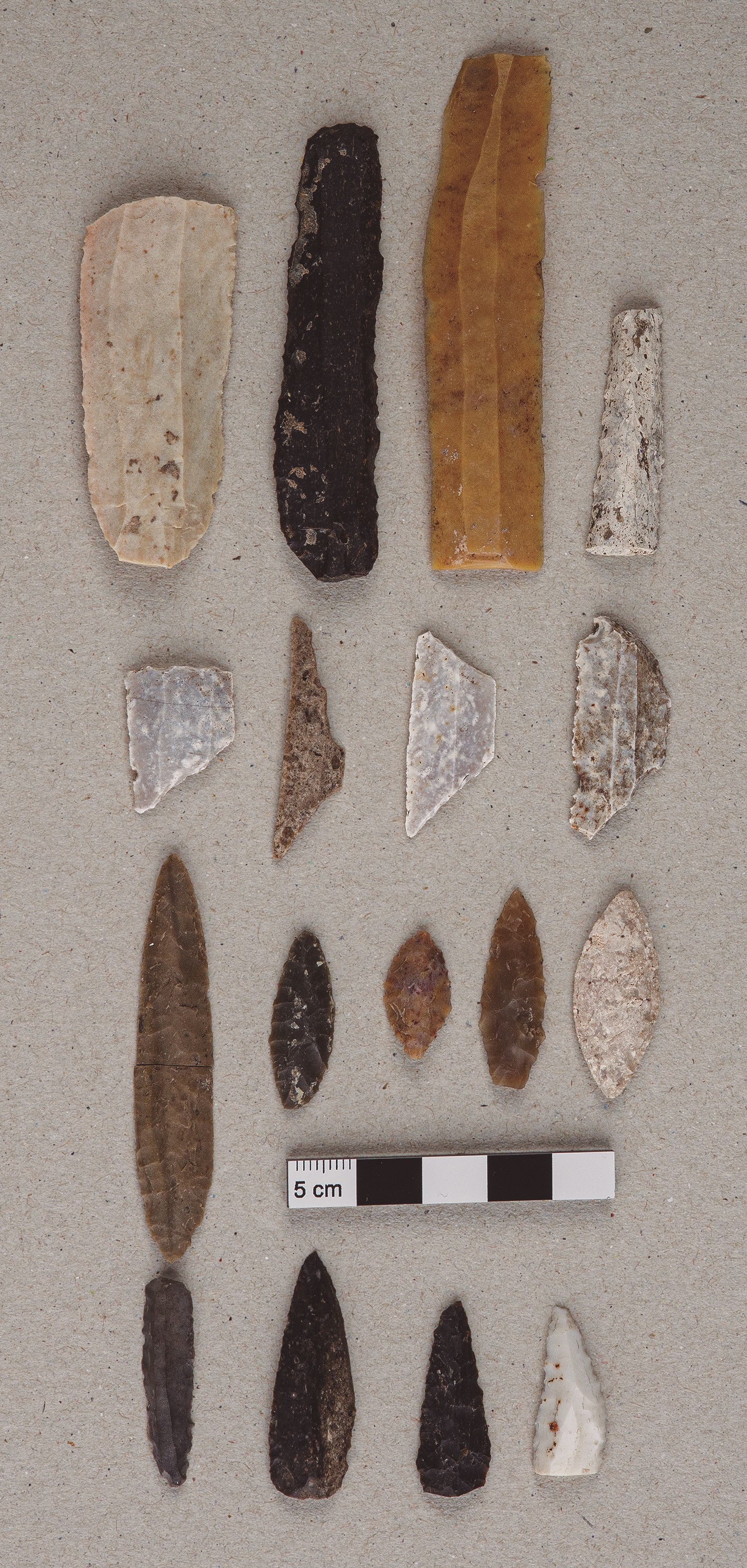 Útiles líticos del dolmen