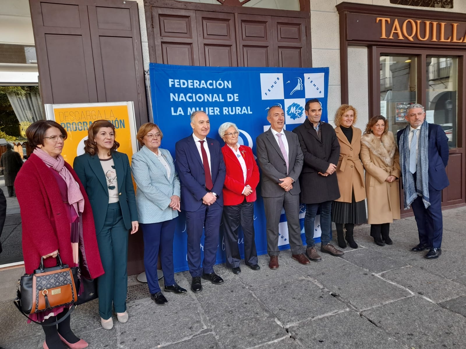 El rector de la UVa recibe el "Premio al Hombre que dirige el fomento y que promociona la igualdad en una institución" de la La Federación Española de Mujeres Rurales