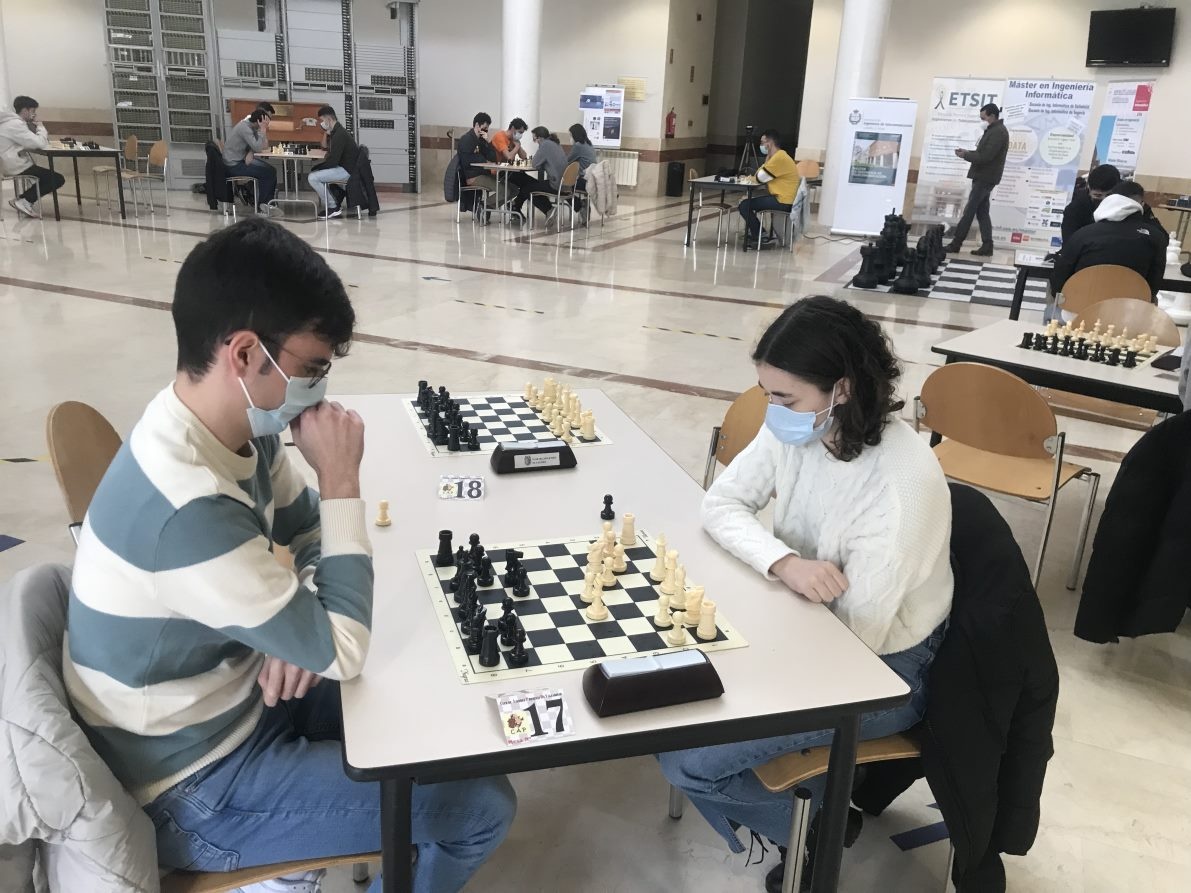 Cuarenta estudiantes se disputan el Trofeo Rector de Ajedrez 2022