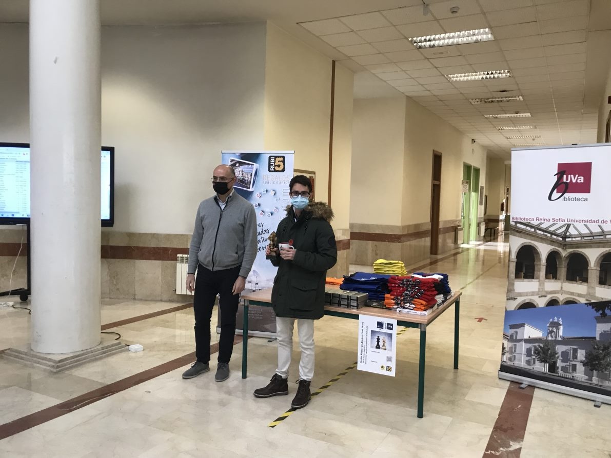 Cuarenta estudiantes se disputan el Trofeo Rector de Ajedrez 2022