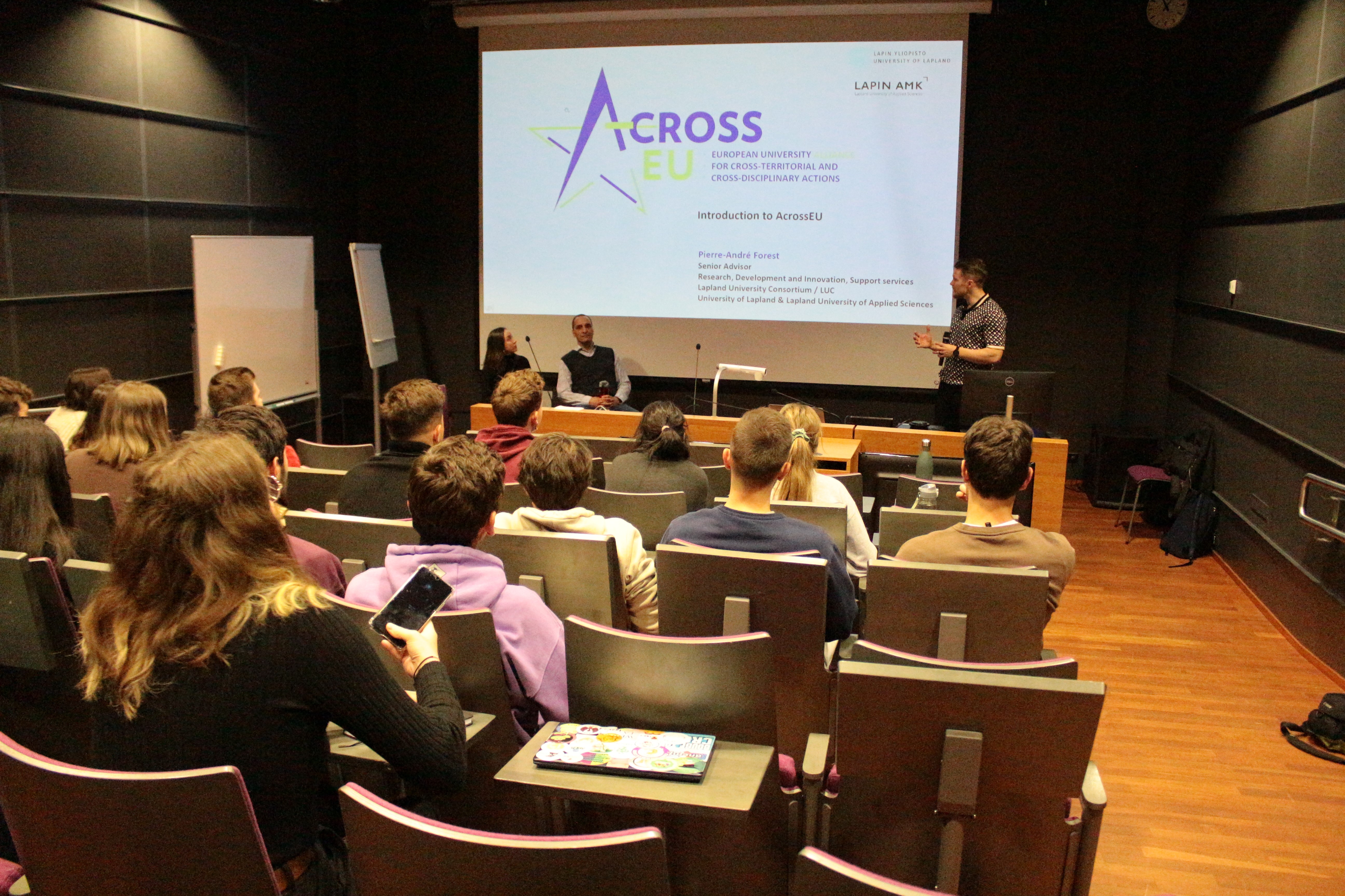 Cinco estudiantes de la Universidad de Valladolid participan en el Foro de estudiantes de la alianza AcrossEU que se está celebrando en Rovaniemi, Finlandia