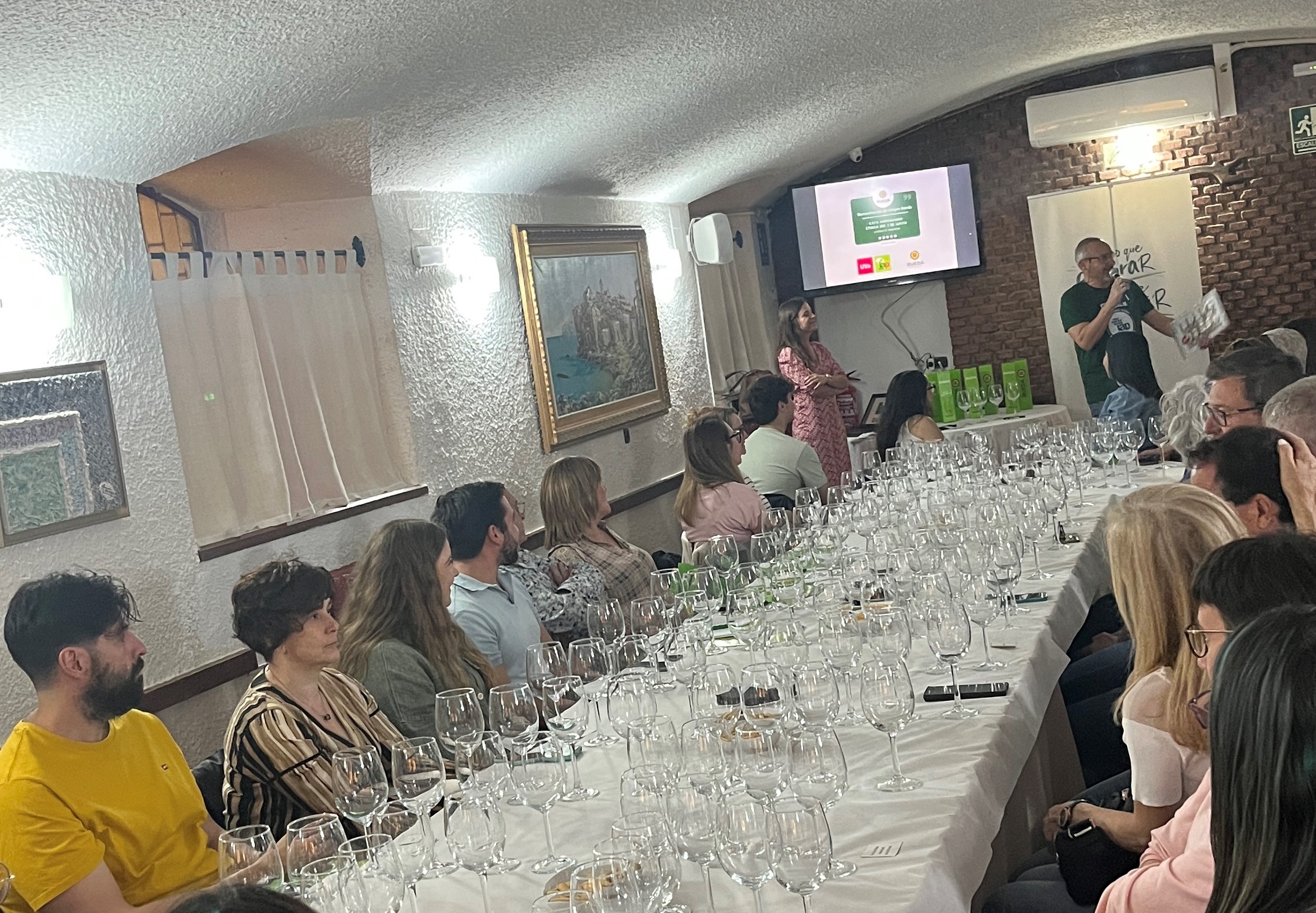 Cata de vinos celebrada en el marco de las conmemoraciones del 25 aniversario del Grado en Enología