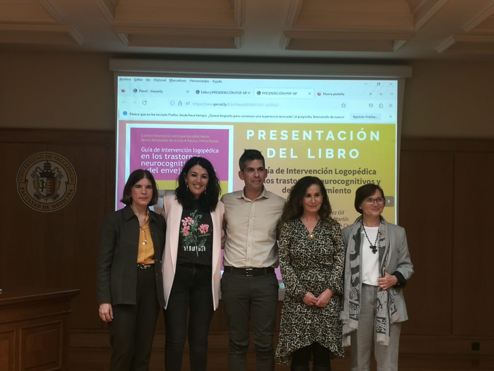Los cuatro autores de la guía, durante el acto de presentación en la Facultad de Medicina