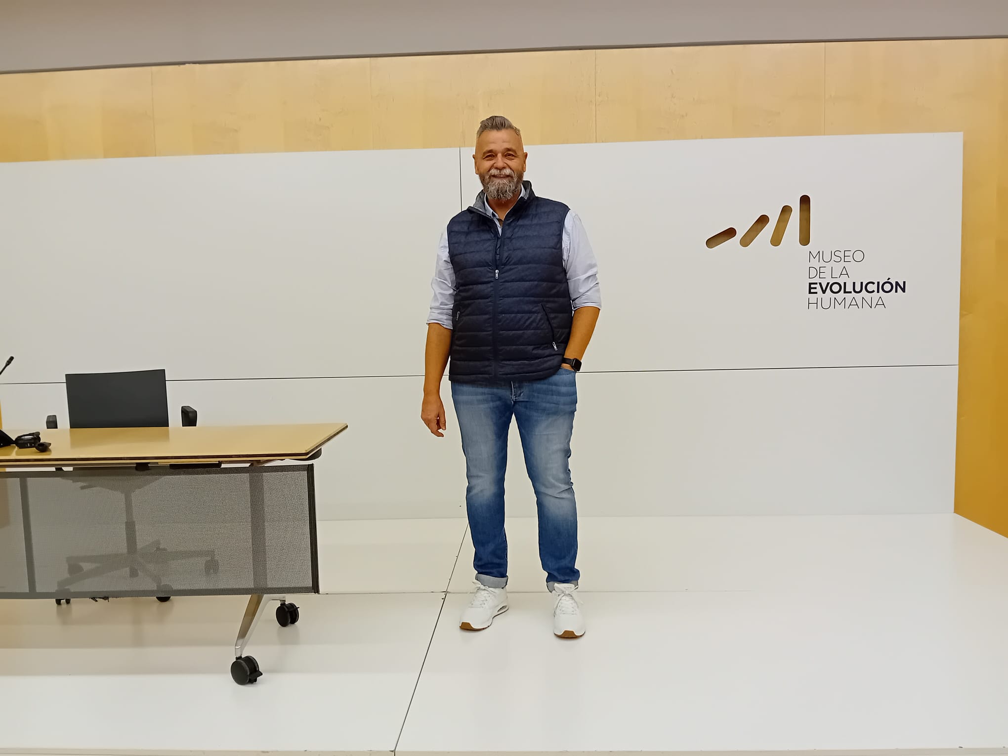 El investigador y divulgador de la UVa José Francisco Sanz Requena, impartió el pasado sábado una conferencia sobre atmósferas planetarias en el Museo de la Evolución Humana