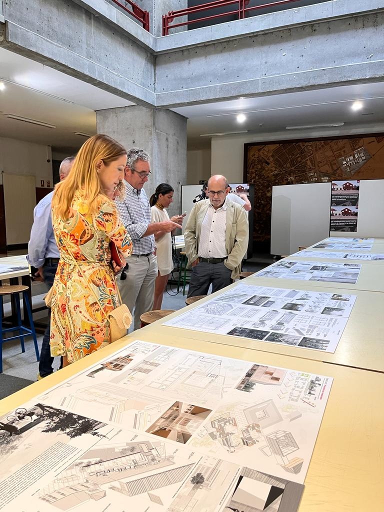 Inauguración de la muestra "PFC. Intervenciones en Valladolid. Selección de Proyectos Fin de Carrera del Máster en Arquitectura" en la Escuela de Arquitectura