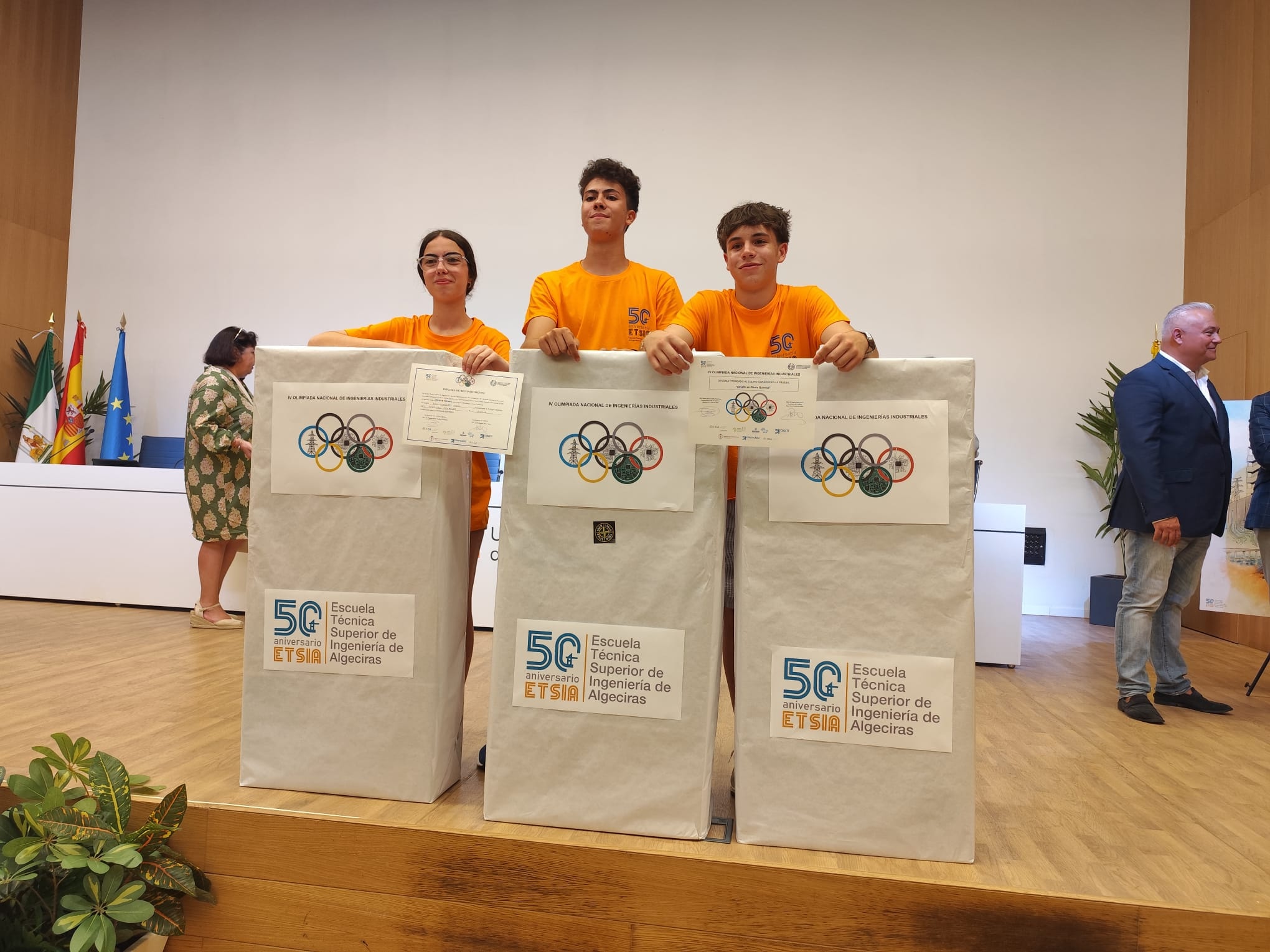 El equipo San Lorenzo Team, del IES Ezquiel González de Segovia, fue el ganador absoluto en la categoría de Bachillerato