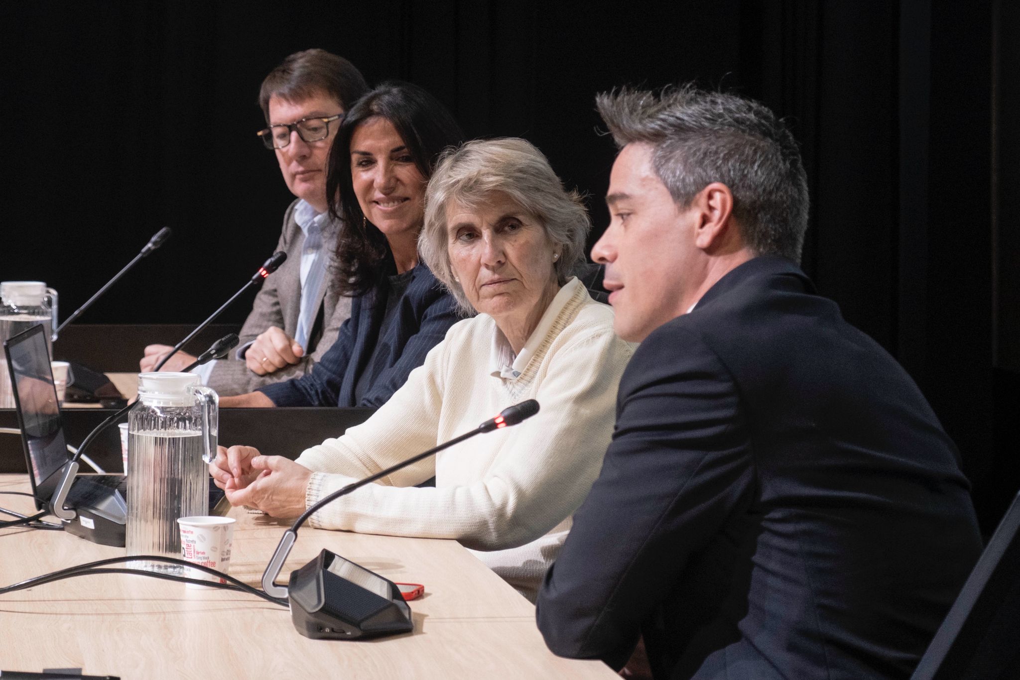 De izquierda a derecha, los periodistas Carlos Carpio, Cristina Cubero, Paloma del Río y José Rodríguez durante las jornadas