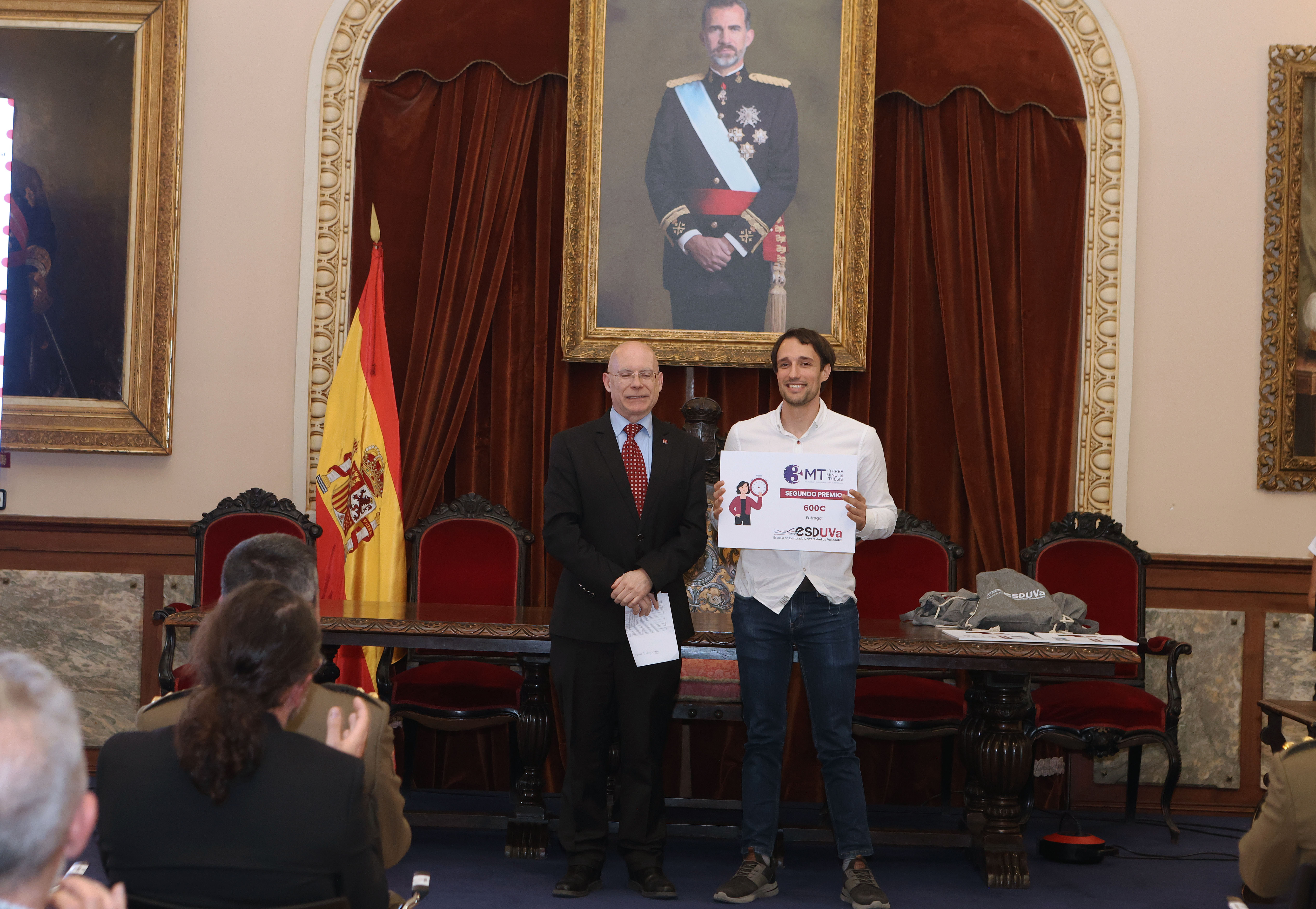 Víctor Manuel Navarro Poncela ha logrado el segundo premio con El tic-tac silencioso de la educación