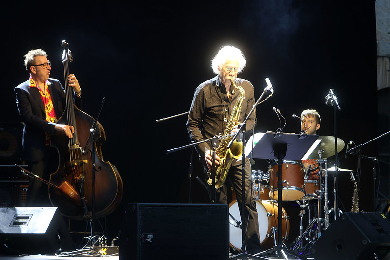"Blue Lou" Marini  y Lluïs Coloma Musical Troupe, durante el concierto miércoles, 17 de julio
