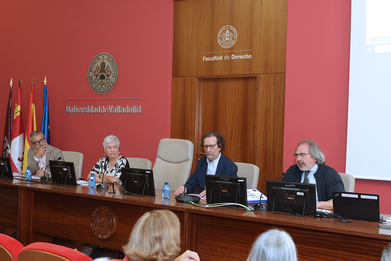 Sesión inaugural de la jornada, celebrada en el salón de grados de la Facultad de Derecho