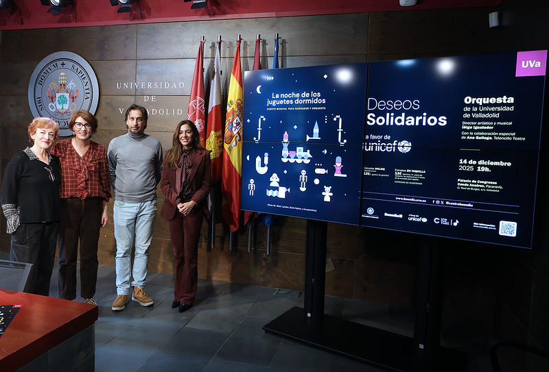 De izquierda a derecha: Ana Gallego, Teloncillo Teatro; Rocío Gutiérrez, coordinadora regional de Unicef; Íñigo Igualador, director de la Orquesta de la Universidad de Valladolid, y Rebeca San José, vicerrectora de Comunicación, Cultura y Deporte de la UVa