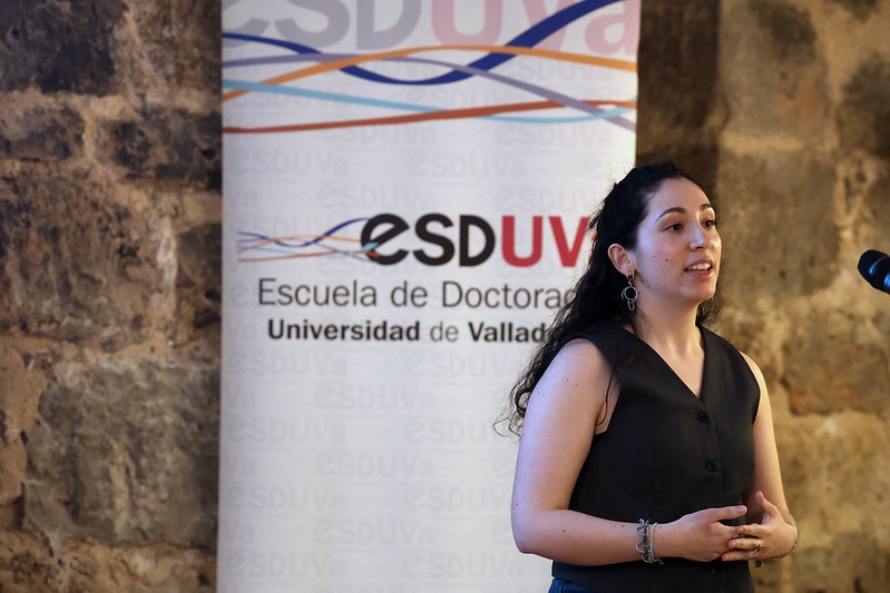 Iris Sánchez Sobradillo se alza con el primer premio tras la presentación de su trabajo "Deja de perseguir unicornios"