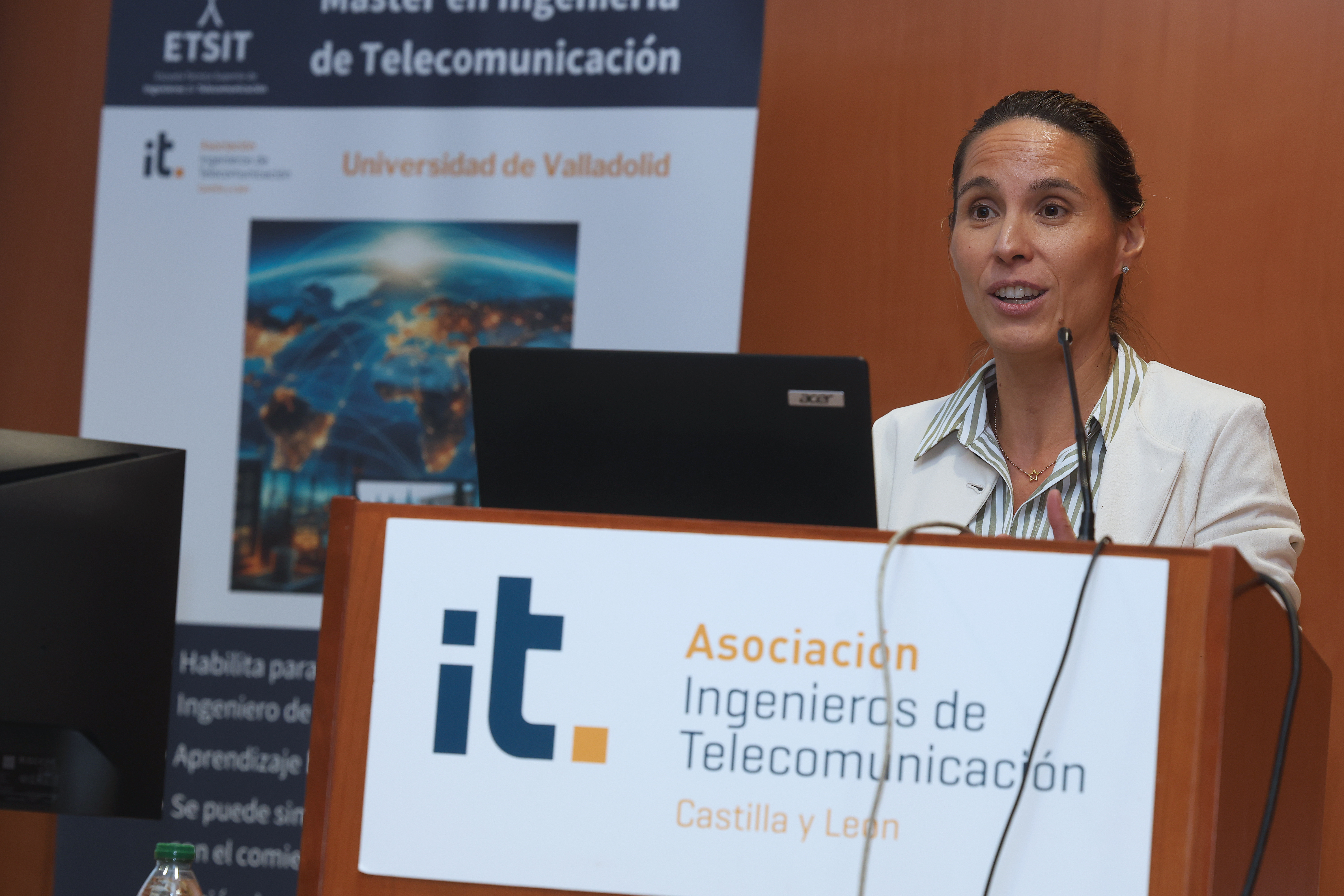 Aleida Alcaide durante su intervención