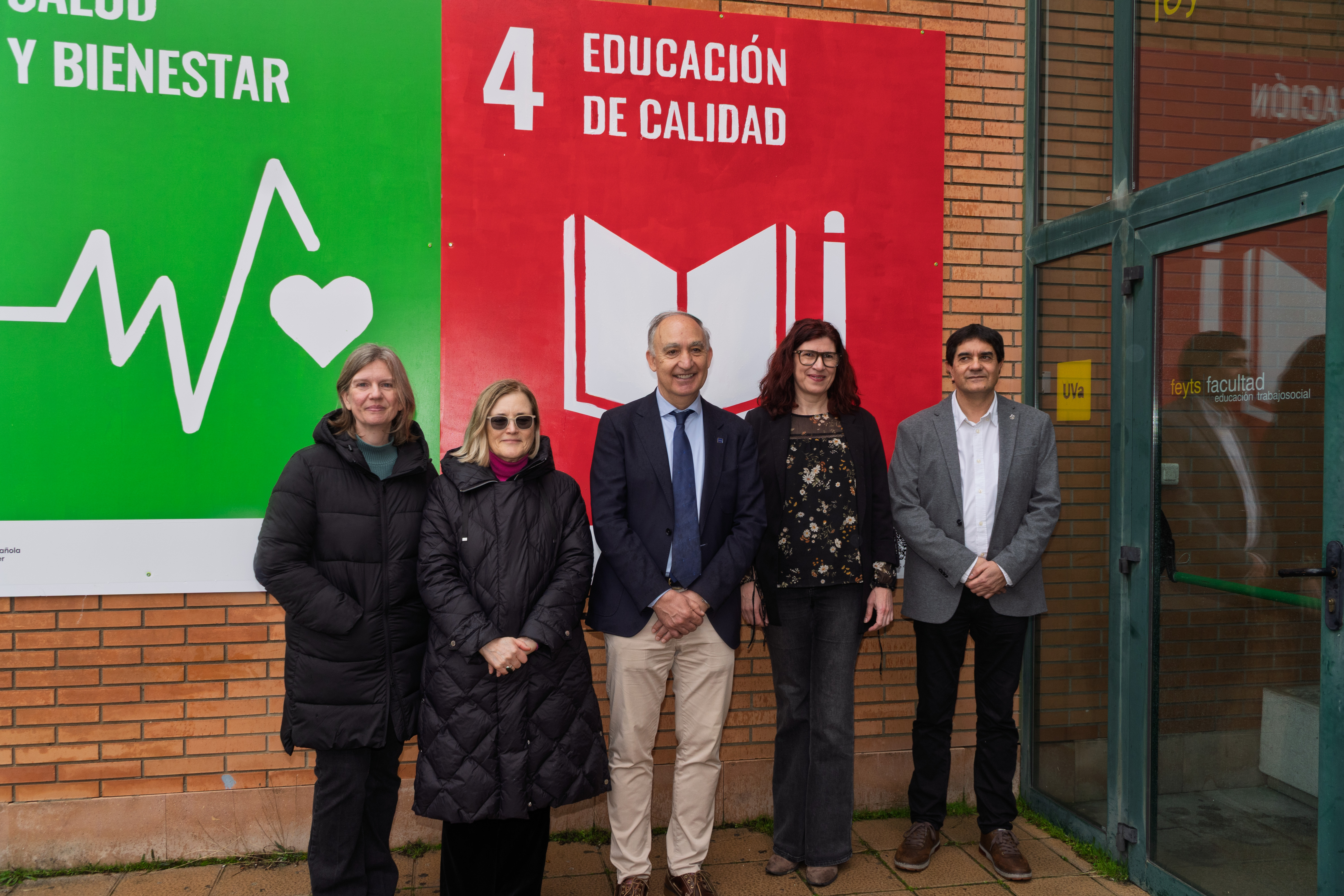 Inaugurado en la Facultad de Educación y Trabajo Social el mural de los Objetivos de Desarrollo Sostenible promovido por Cruz Roja junto con otras entidades