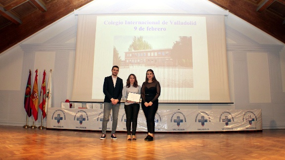Entrega del Diploma de Honor a Raquel Martínez Sanz