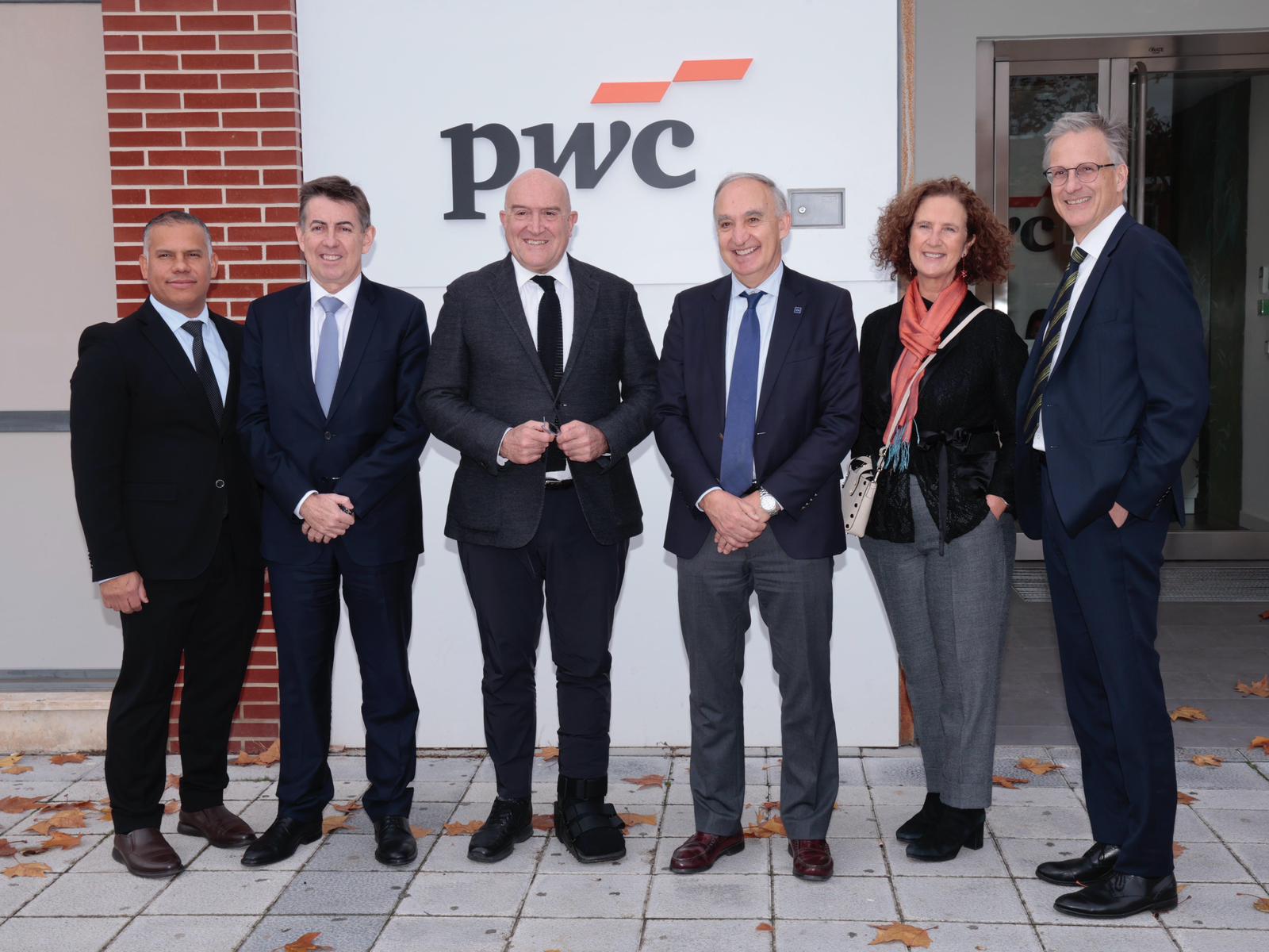 Visita del rector y del alcalde de Valladolid a la sede de PwC en Valladolid, en el paseo Arco de Ladrillo