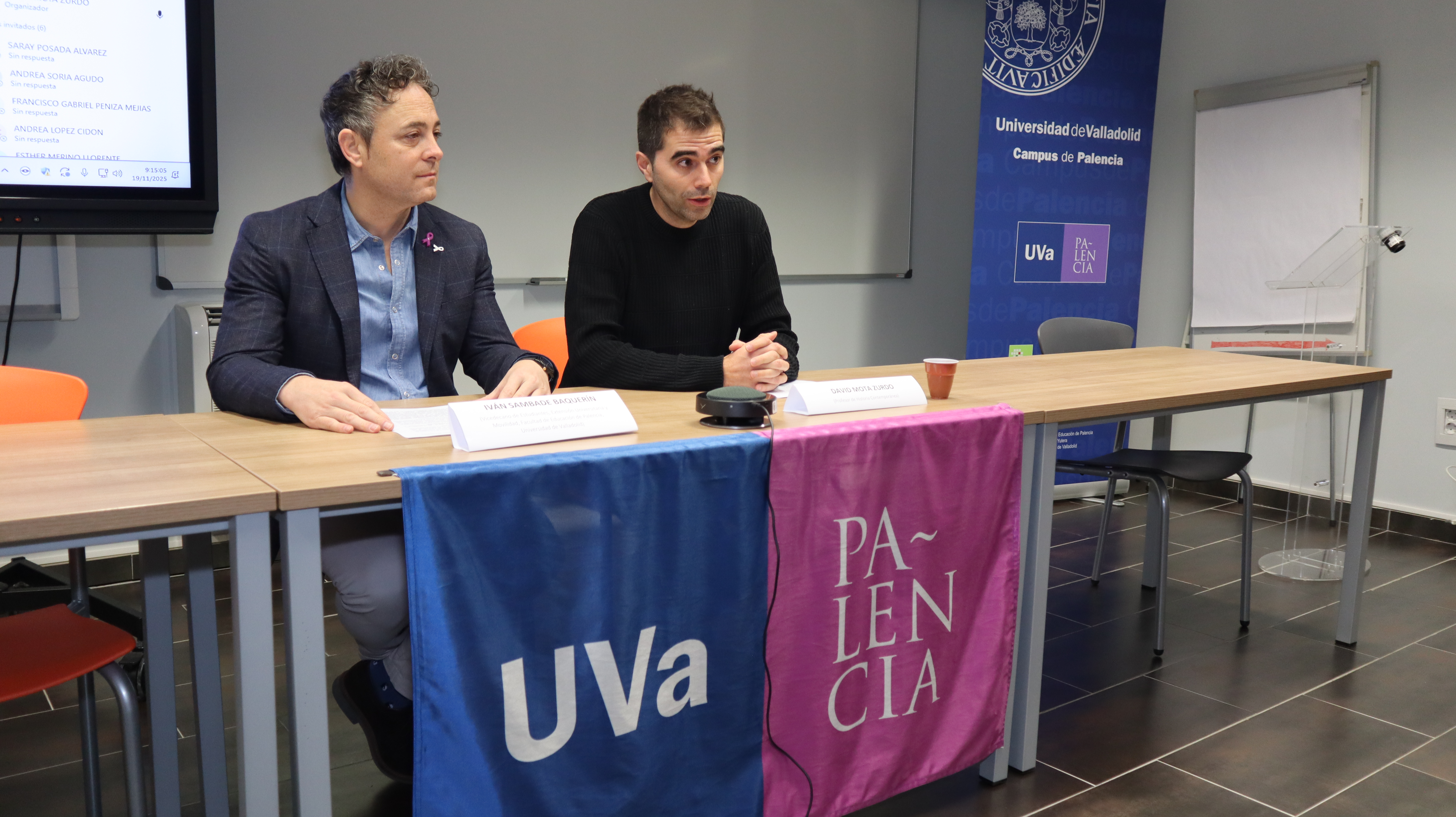 De izquierda a derecha: Iván Sambade Baquerín, vicedecano de Estudiantes, Extensión Universitaria y Movilidad de la Facultad de Educación, y David Mota Zurdo, director del coloquio, durante la inauguración