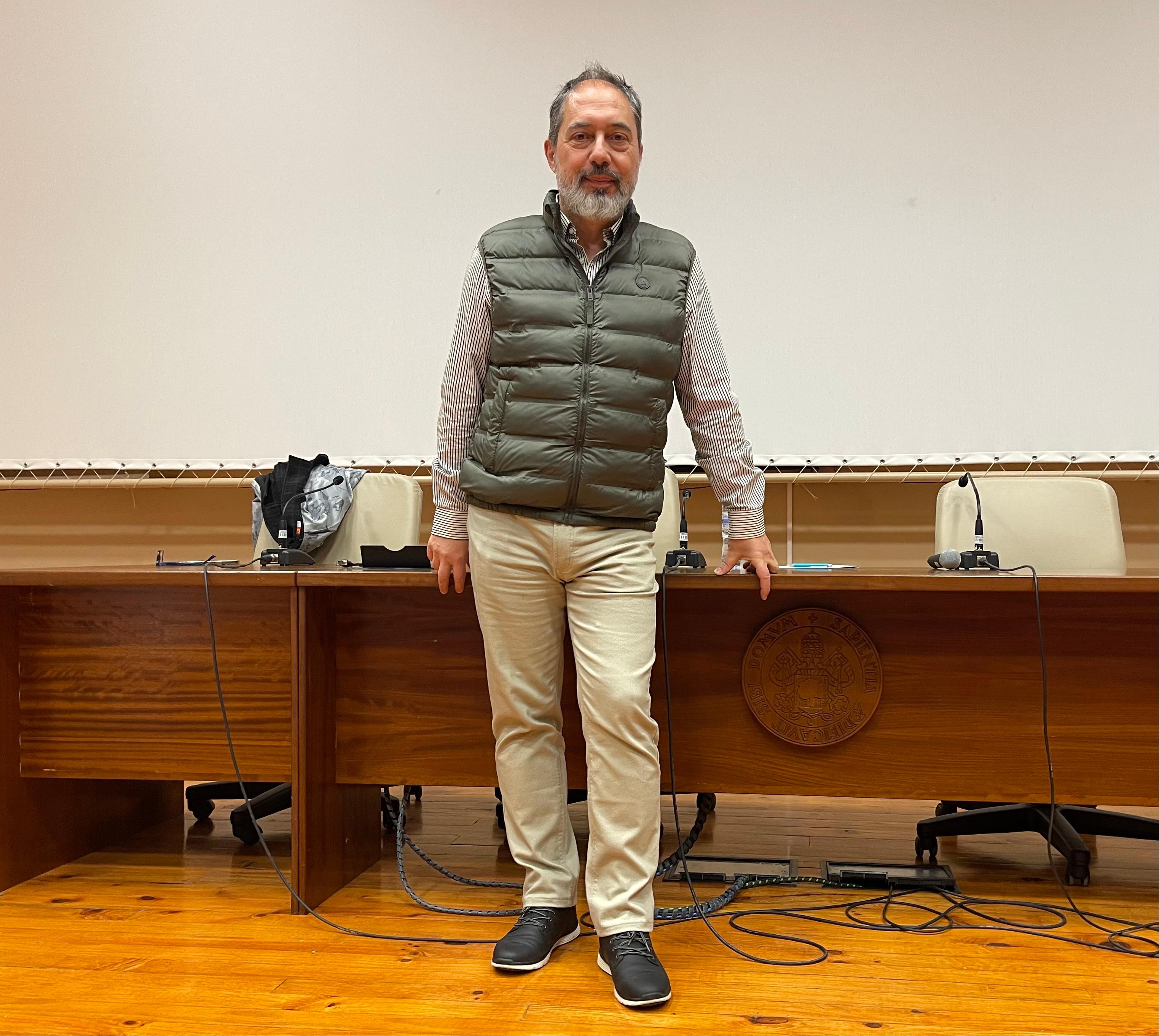 Juan Enrique Soto en el Aula Mergelina de la Facultad de Derecho