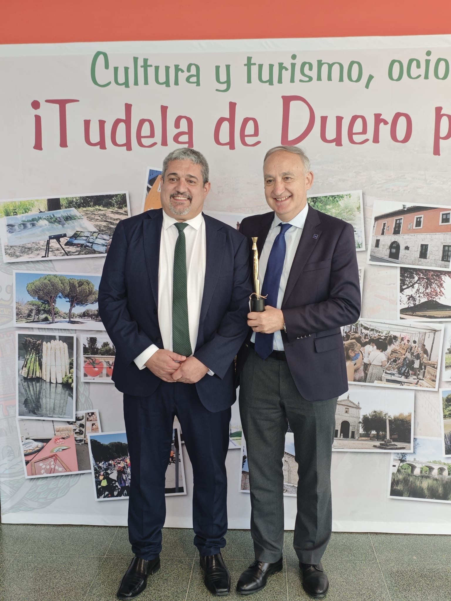 La Universidad de Valladolid recibe el XXIII Premio Espárrago de Oro 2025 concedido por la localidad de Tudela de Duero