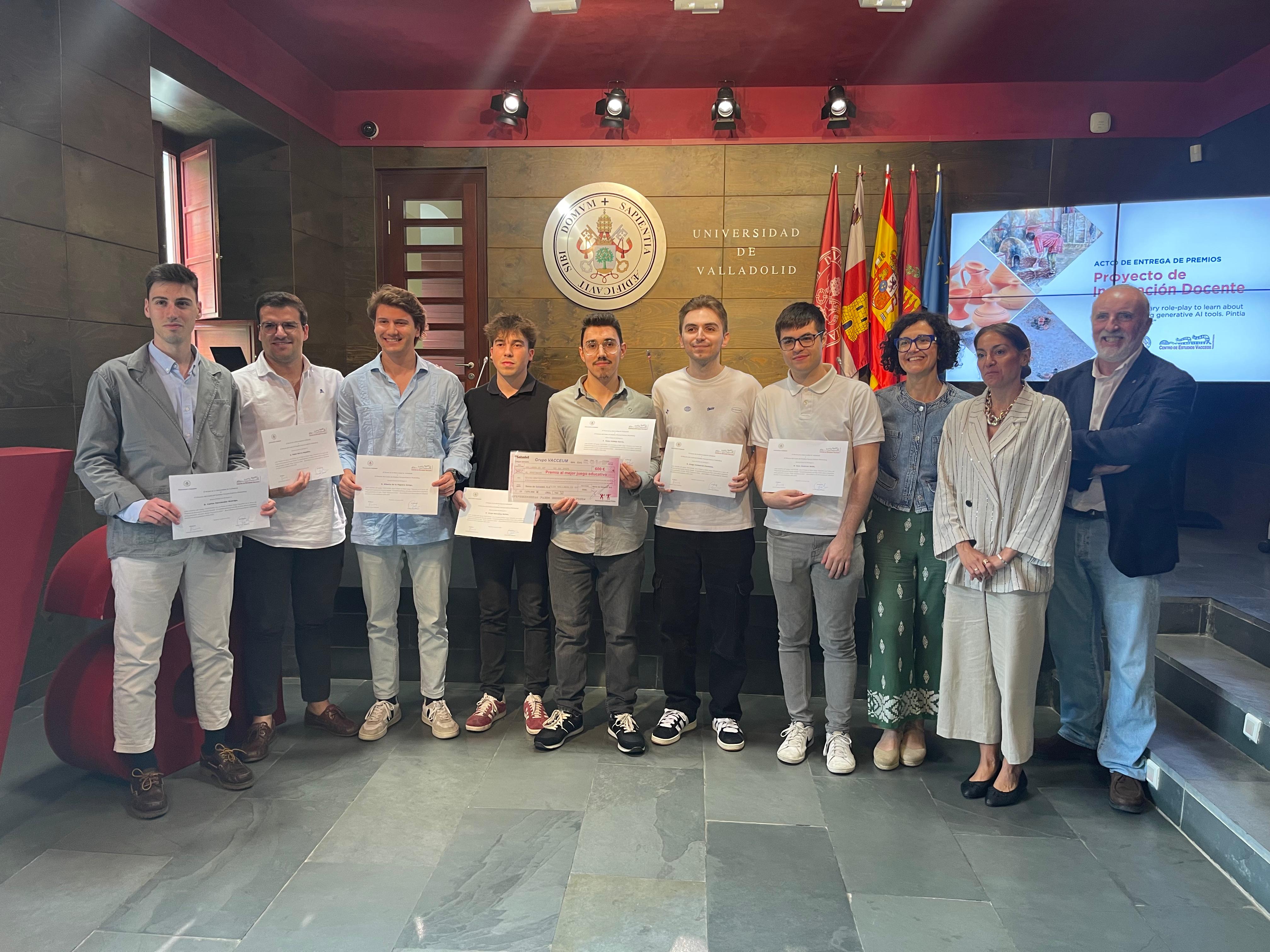 El equipo VACCEUM ha recibido el premio al Mejor Juego Educativo