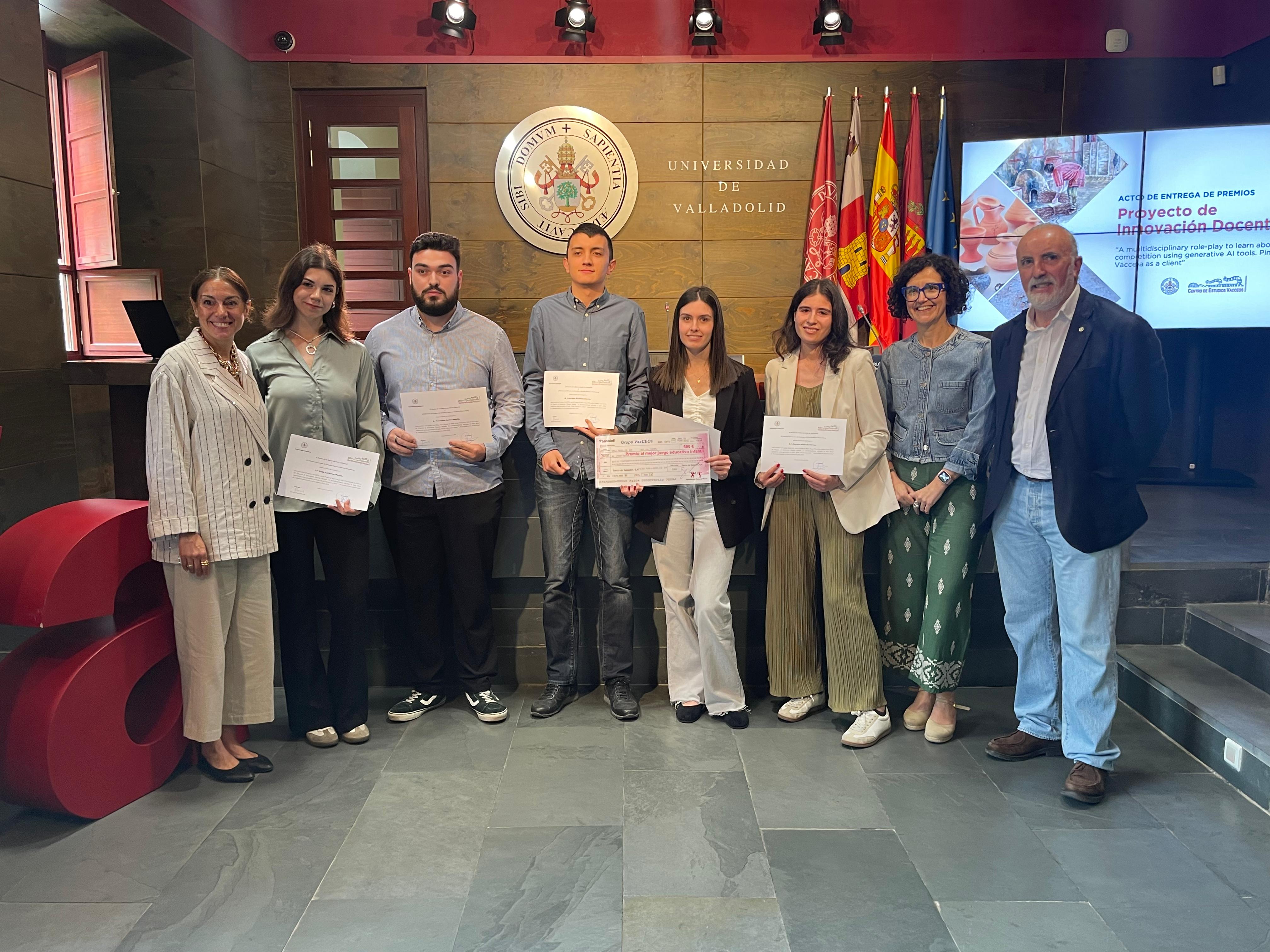 El equipo VacCEOs ha conseguido el premio al Mejor Juego Educativo Infantil