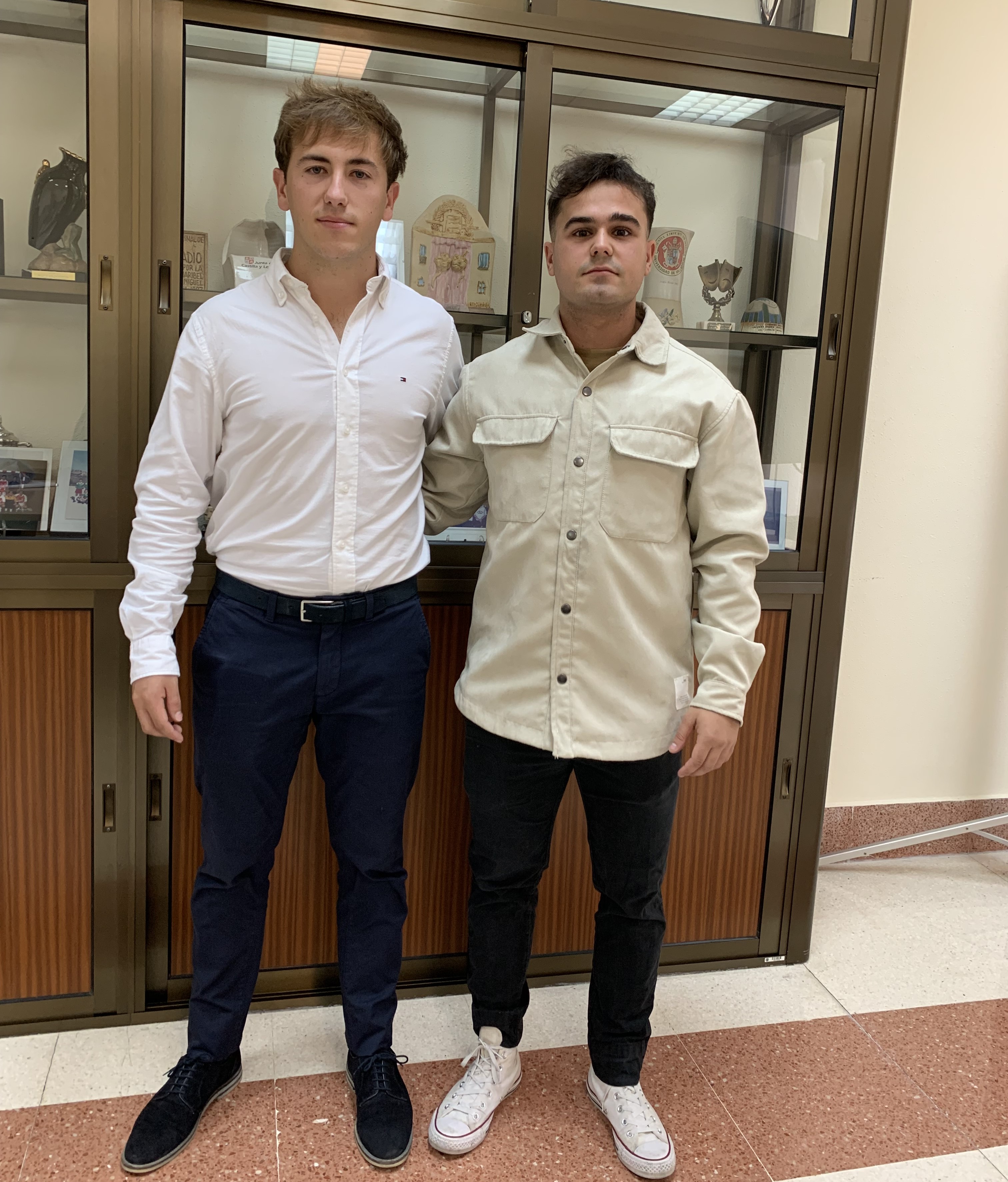 Pascual Alastrué y Mario Camino tras la defensa de su TFG