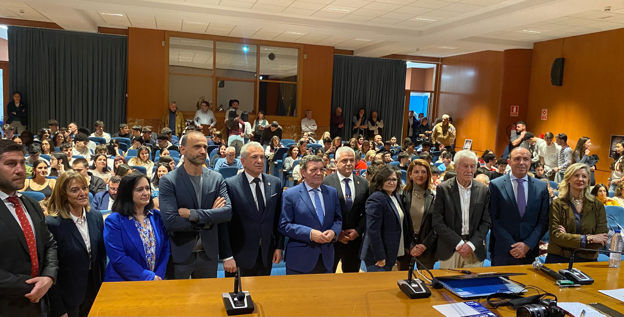 Presentación del documental "Memoria revelada" en la Facultad de Filosofía y Letras