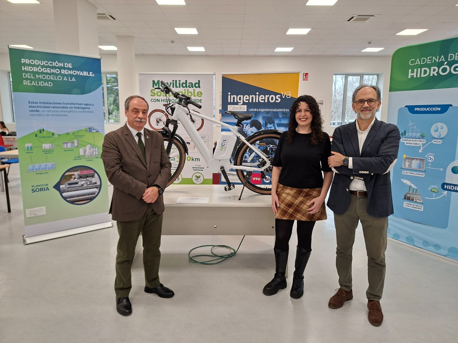 La Cátedra ingenierosVA impulsa una exposición sobre hidrógeno en la Escuela de Ingenierías Industriales