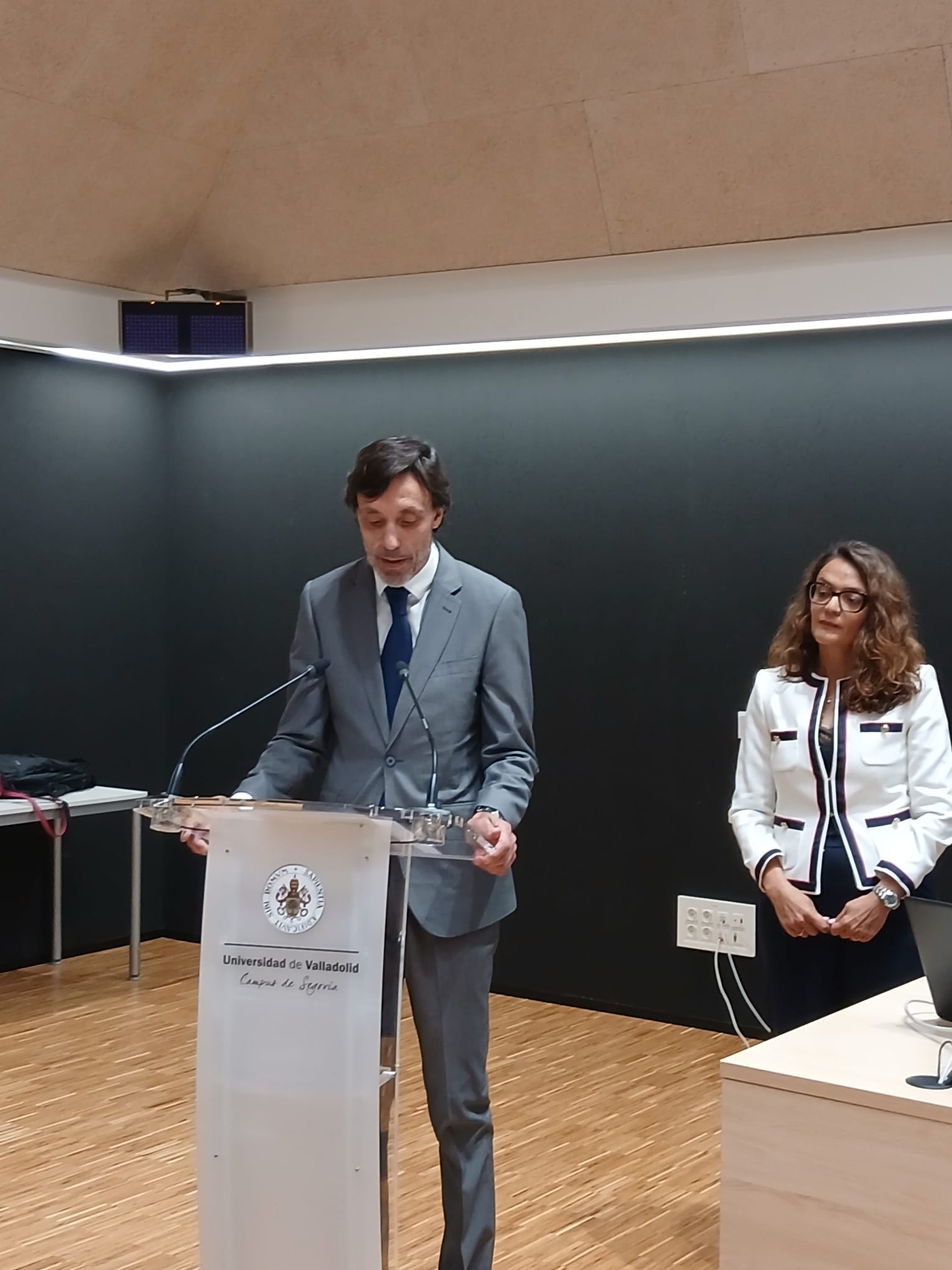 Juan Carlos Manrique durante su toma de posesión como Decano de la Facultad de Educación