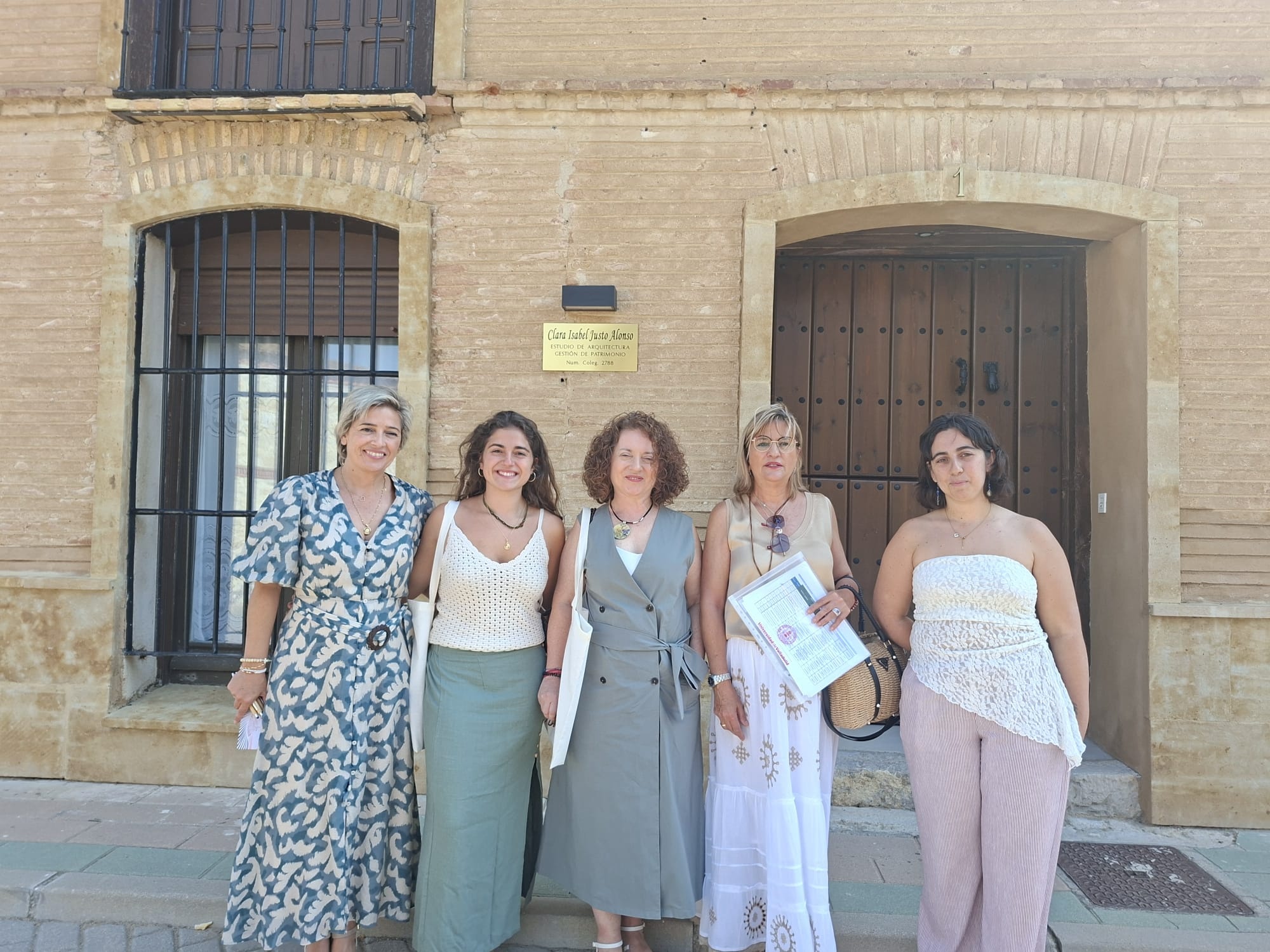 De izquierda a derecha: Clara Justo, directora del Plan Tornadera; Sofía Ayesa, alumna del Grado en Historia; Arancha Moretón, Vicerrectora de Estudiantes y Proyección Profesional; Patricia Parrado, Jefa de Servicio de Información y Prácticas de Estudiantes y Sara Peña, estudiante del Grado en Fundamentos de la Arquitectura