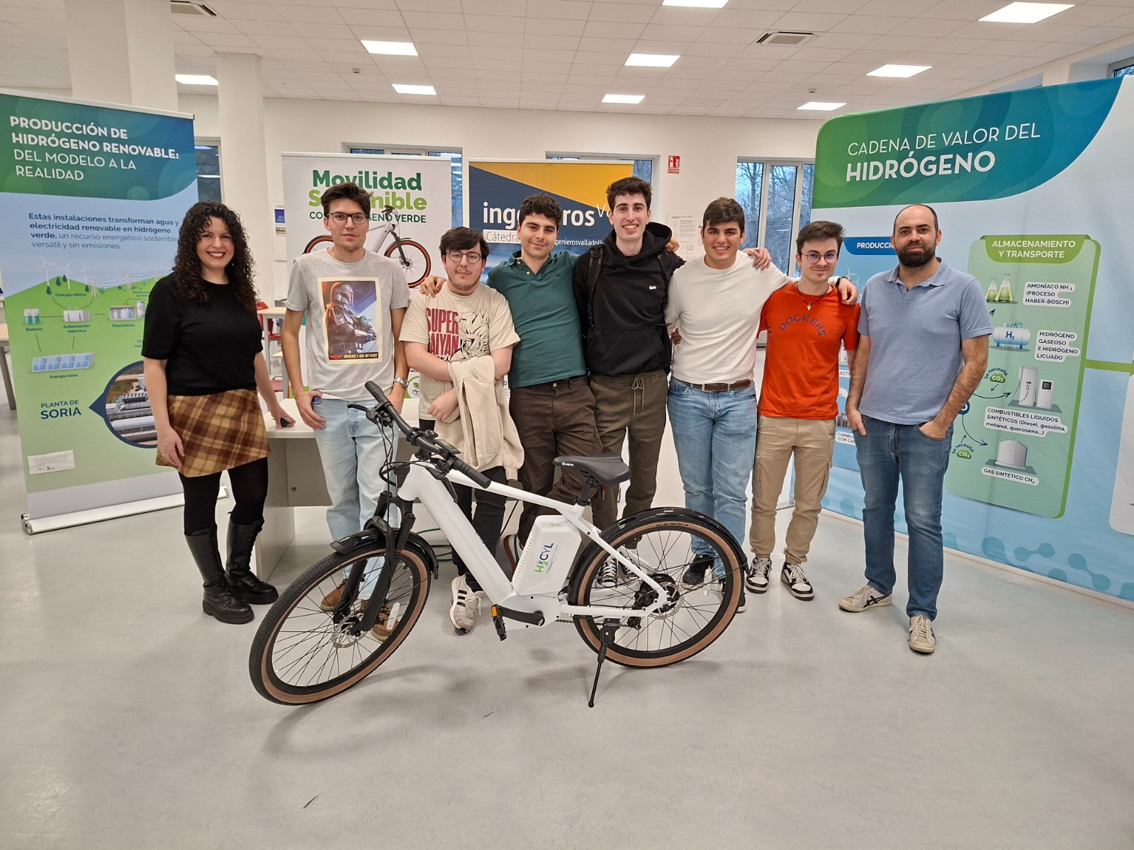 La Cátedra ingenierosVA impulsa una exposición sobre hidrógeno en la Escuela de Ingenierías Industriales