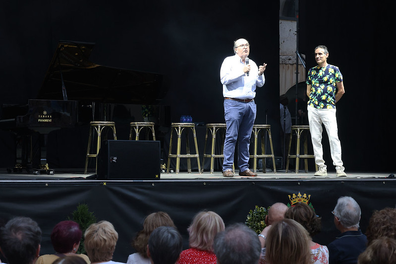 El vicerrector de Extensión Universitaria y Relaciones Institucionales, José Ramón González, fue el encargado de abrir con sus palabras el festival, junto al director artístico, José Luis Gutiérrez