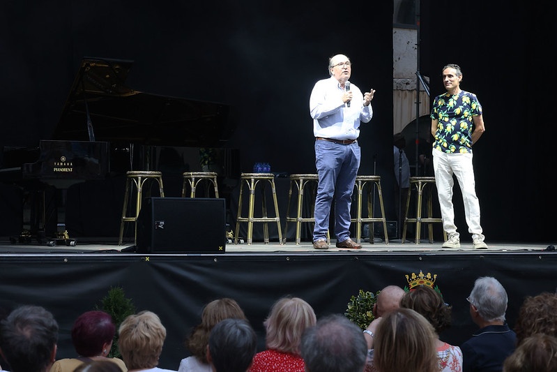 El vicerrector de Extensión Universitaria y Relaciones Institucionales, José Ramón González, fue el encargado de abrir con sus palabras el festival, junto al director artístico, José Luis Gutiérrez