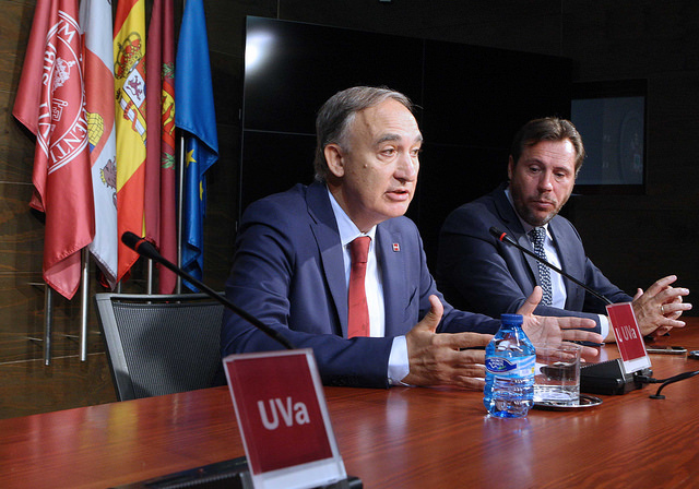 El rector y el alcalde, en la rueda de prensa