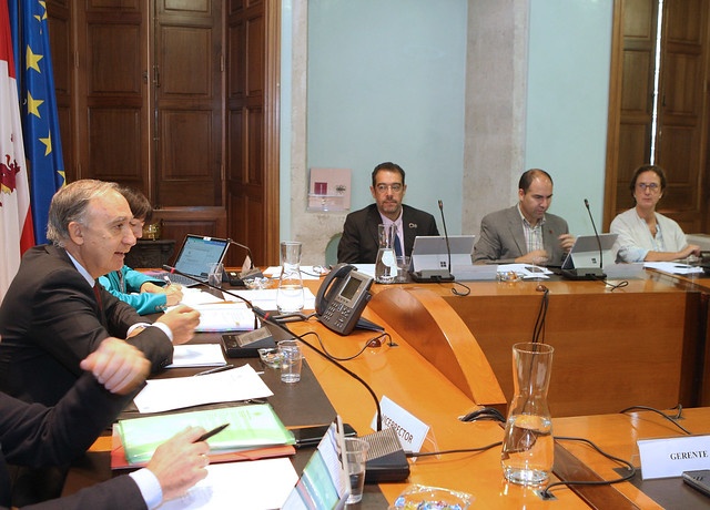 El Rector, durante su informe en el Consejo de Gobierno