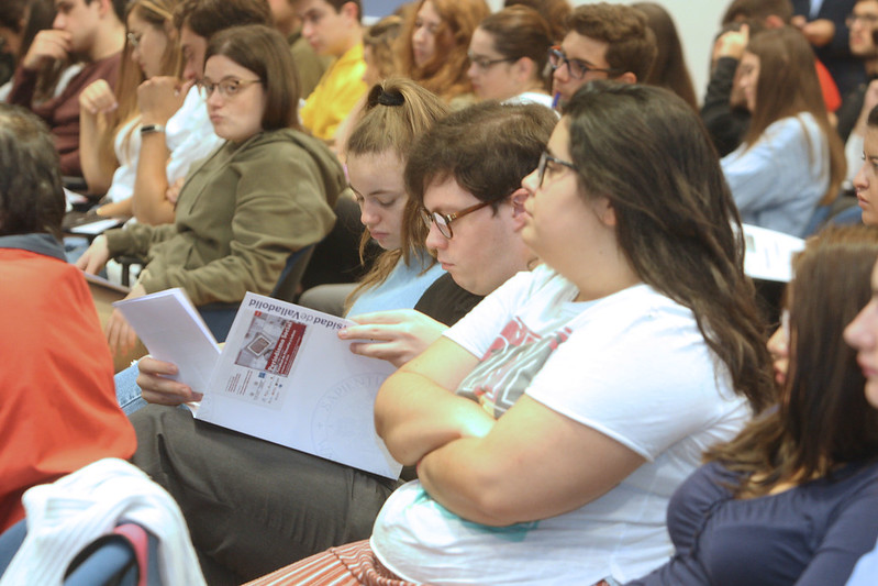 Estudiantes asistentes a la primera jornada de las XI Jornadas de Periodismo Social