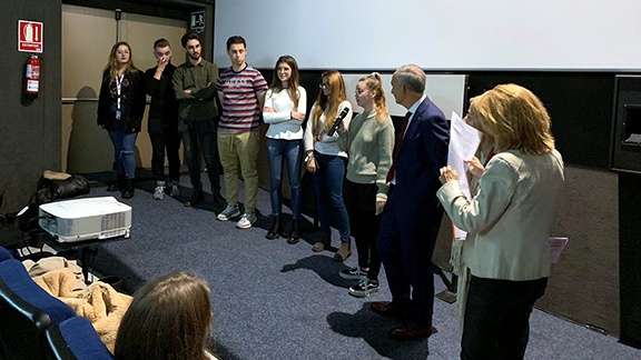 Los ganadores, junto con las profesoras y el Rector de la UVa, durante su intervención