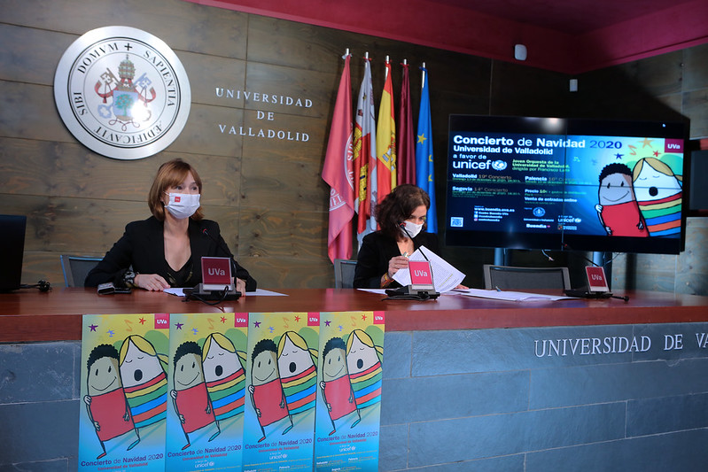 La vicerrectora de Comunicación y Extensión Universitaria y la directora de área, durante la rueda de prensa