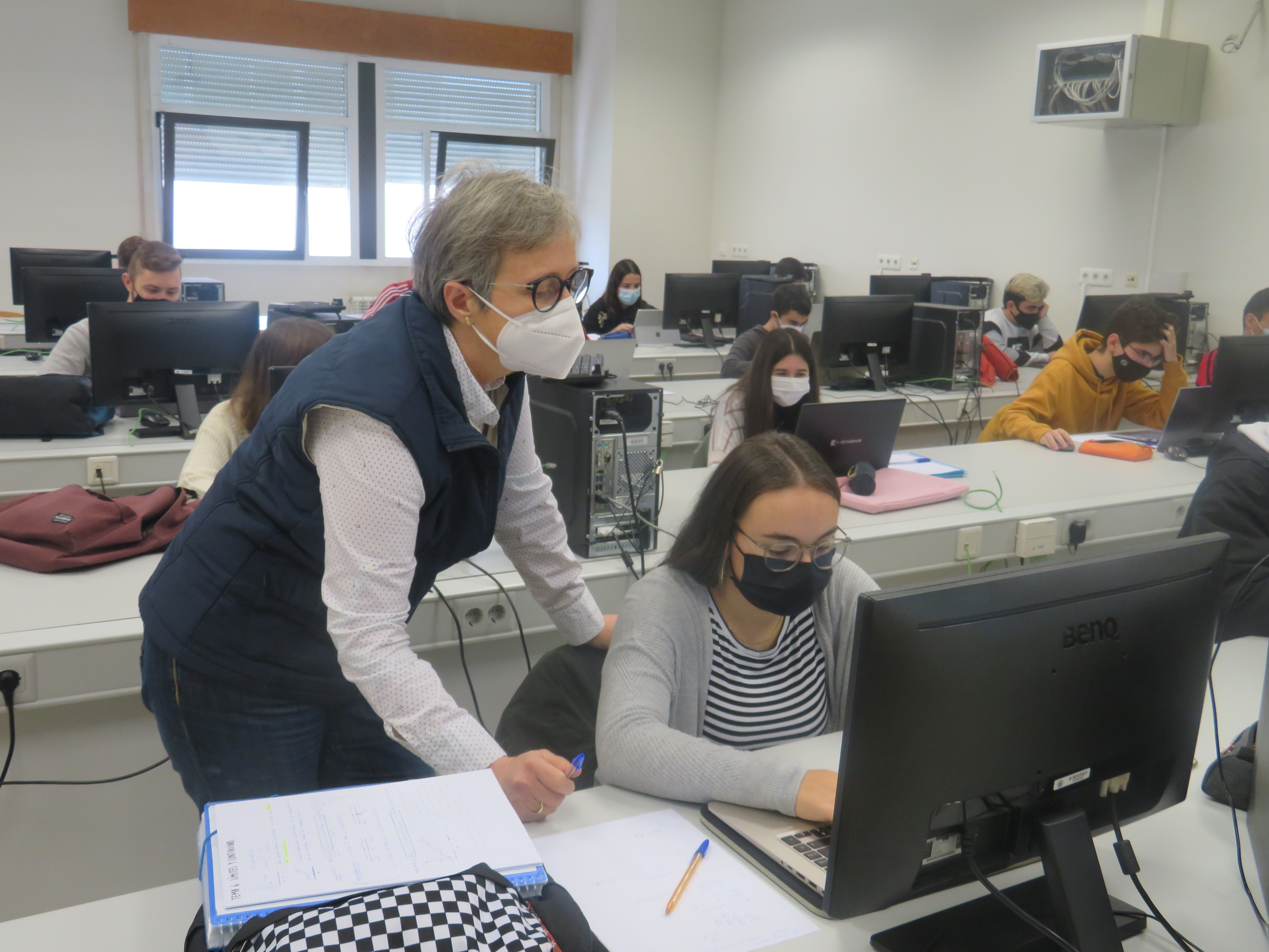 Una de las aulas de informática, en la ETS de Ingeniería Informática