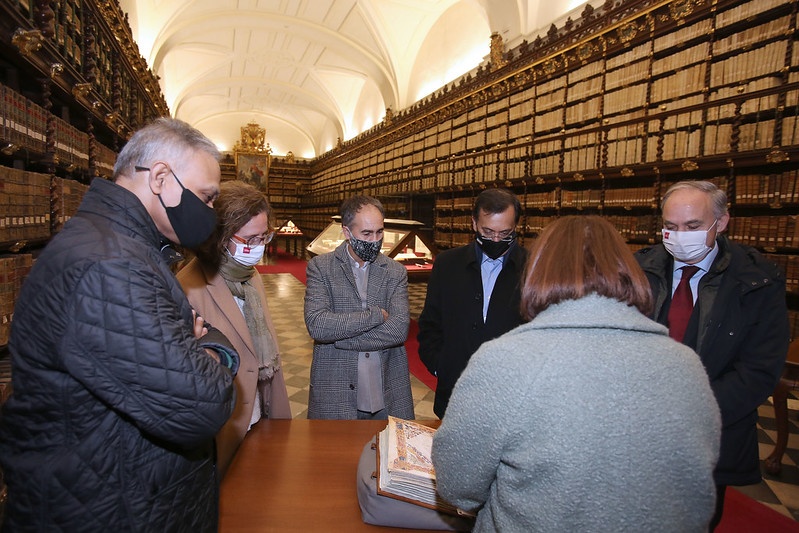 Visita a la Biblioteca Histórica de la Universidad de Valladolid, en el Palacio de Santa Cruz