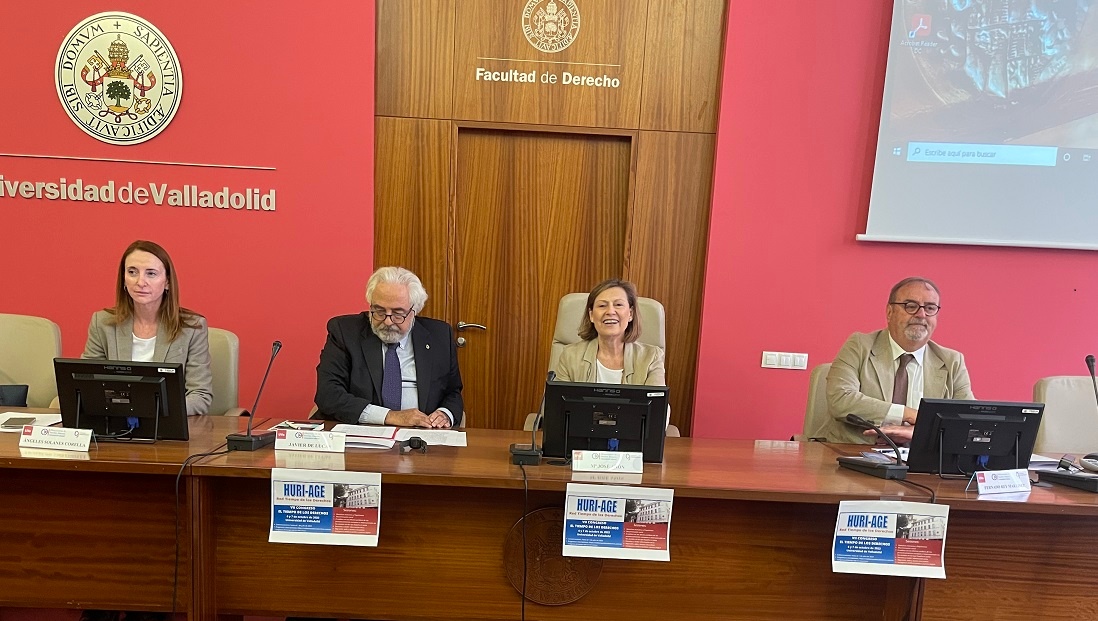 De izquierda a derecha, los participantes de la primera sesión "Discriminación racial": Ángeles Solanes Corella, Javier de Lucas, María José Añón y Fernando Rey Martínez