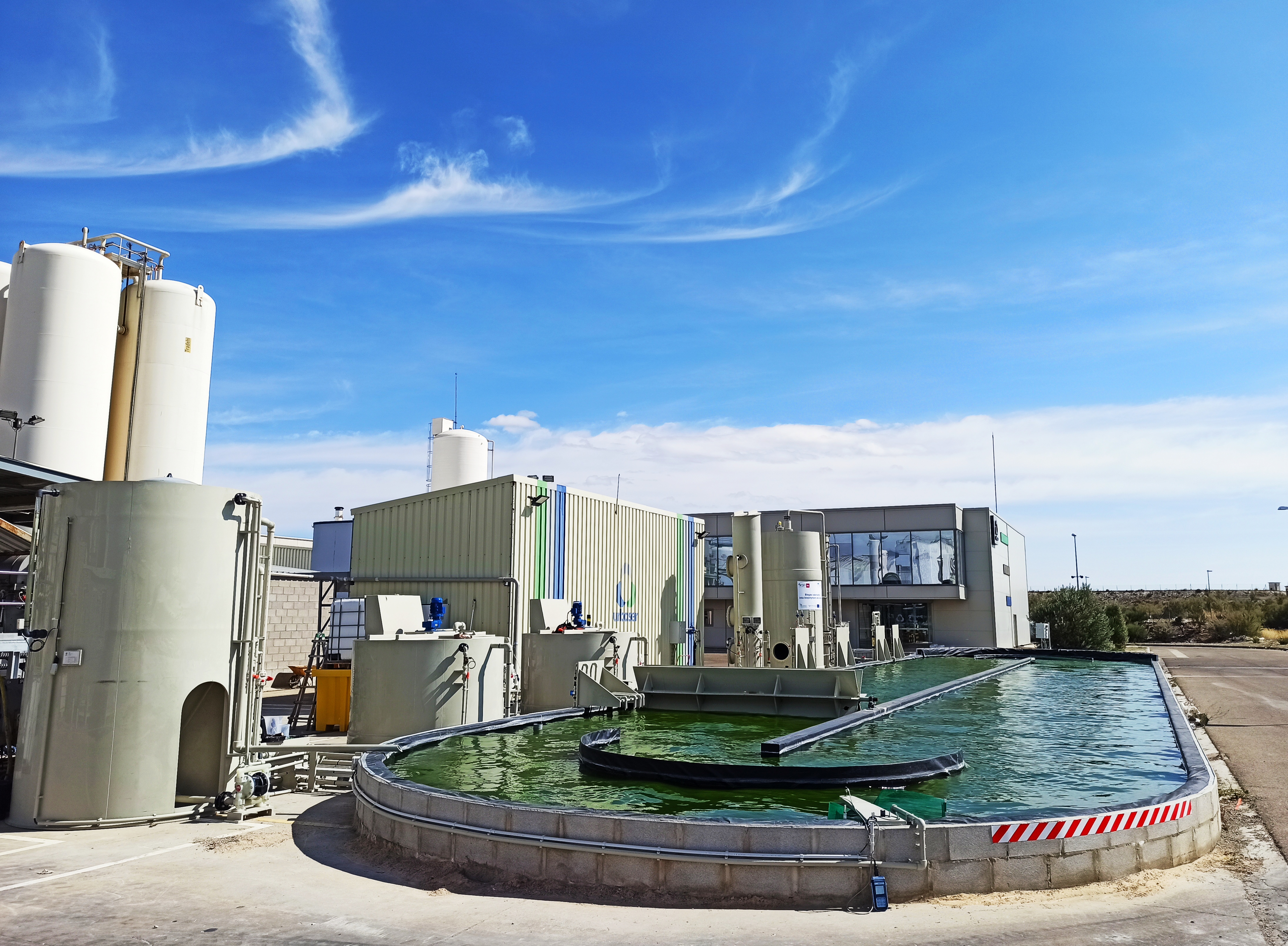 Fotobiorreactor del proyecto URBIOFIN en Zaragoza