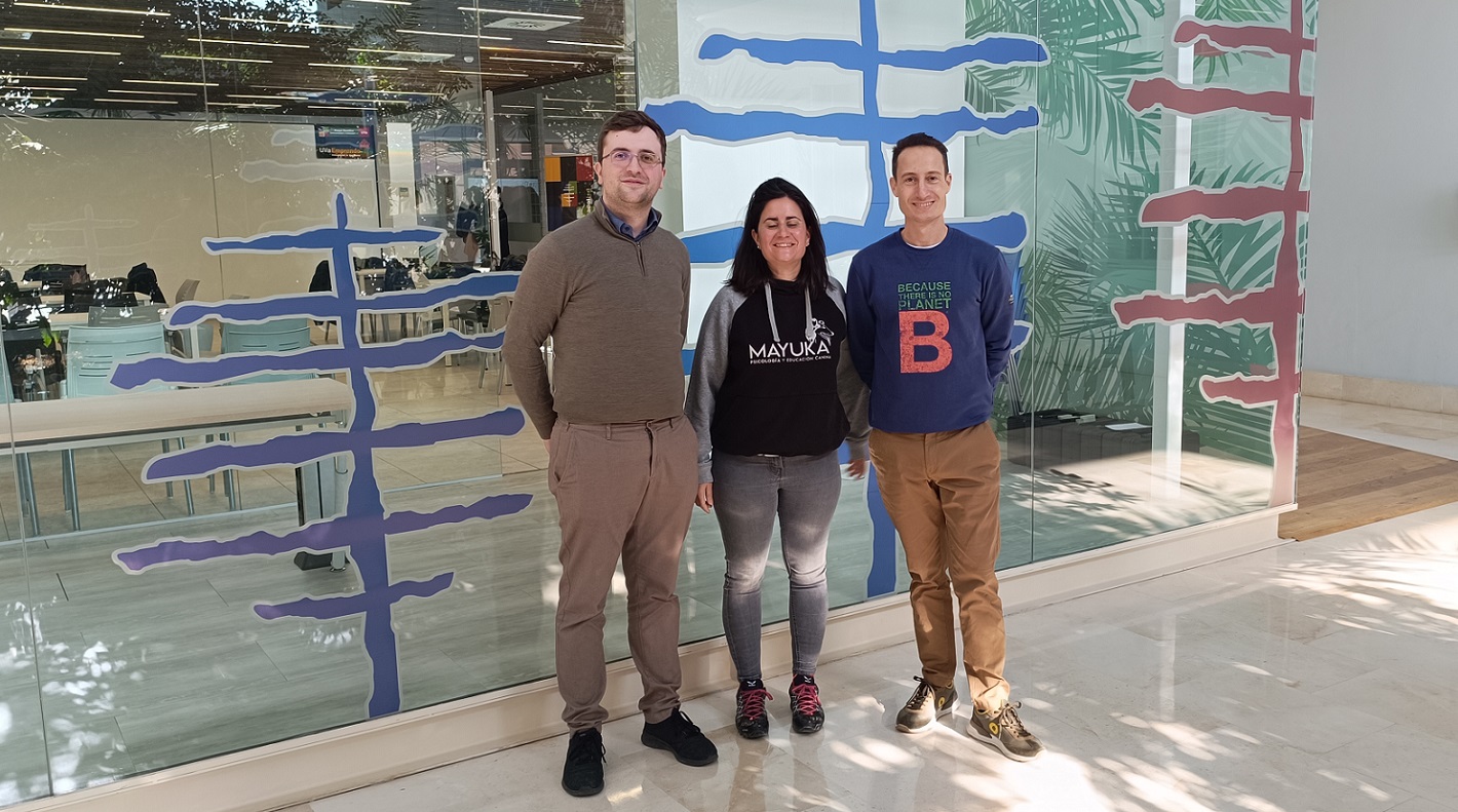 De izquierda a derecha: Miguel Ampudia, Silvia Báñez y Carlos Pérez momentos antes del inicio de ‘Emprende en la UVa 2024’