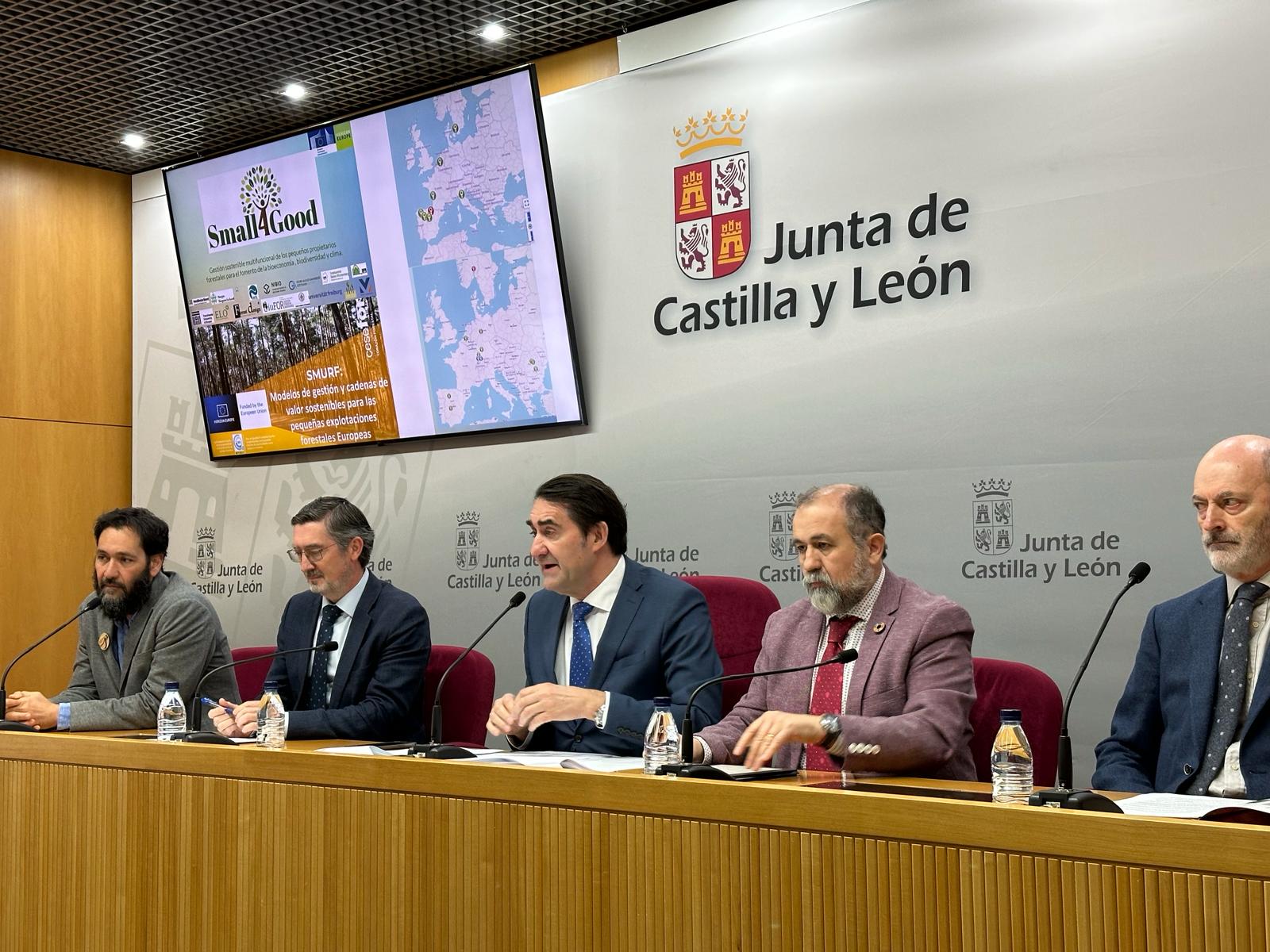 Presentación de los proyectos, con la asistencia de Felipe Bravo en representación del iuFOR